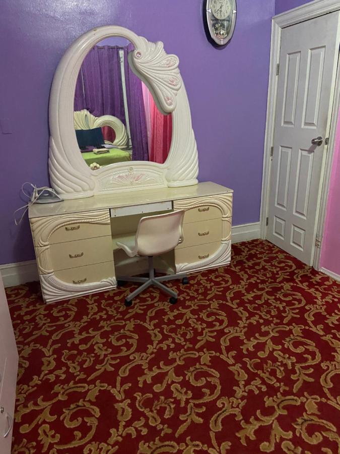 A Lavish Room In Queens New York Kültér fotó
